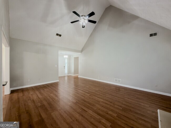 Building Photo - 593 Red Tip Ln