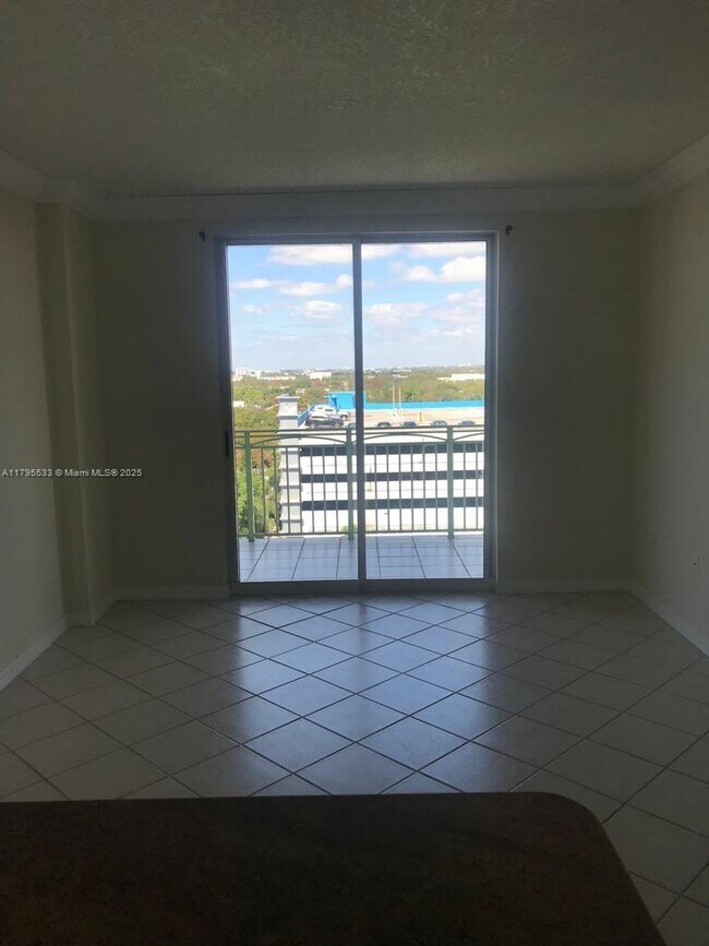 Building Photo - 3500 Coral Wy
