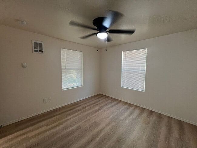 Building Photo - Newly Remodeled Home