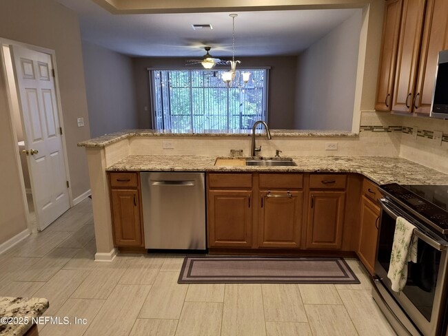 Building Photo - 3253 Climbing Ivy Trail