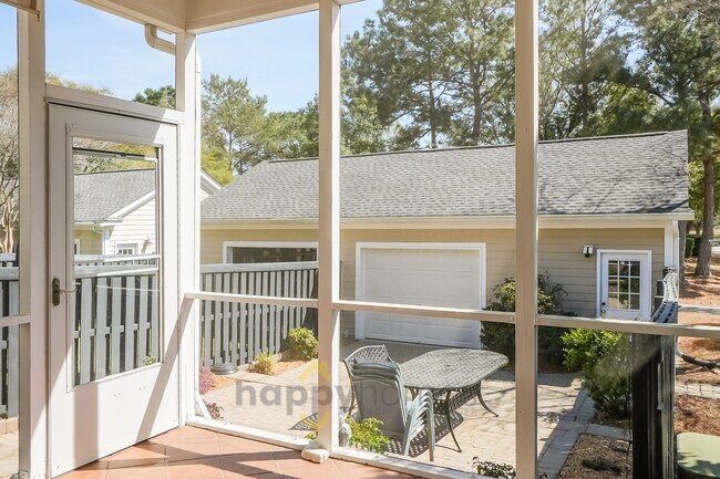 Building Photo - End-Unit Elegance on Daniel Island: 3 Bed, 3.5 Bath