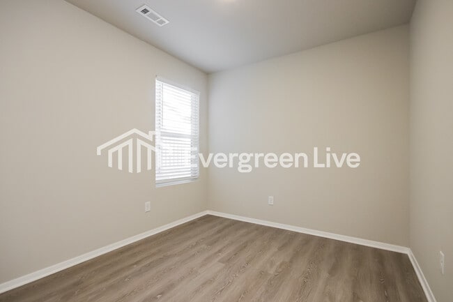 Building Photo - 6601 NW Kathleen St