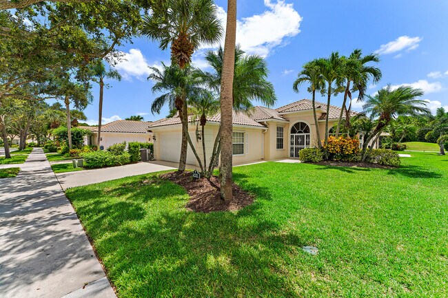 Building Photo - 8533 SE Palm Hammock Ln