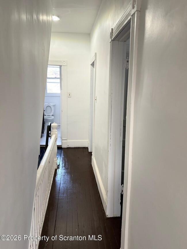 Building Photo - 719 Hemlock St