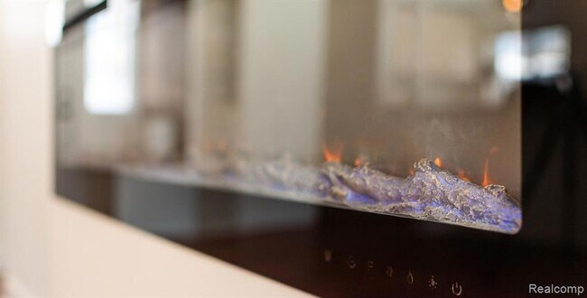 Building Photo - 811 Norwich Dr