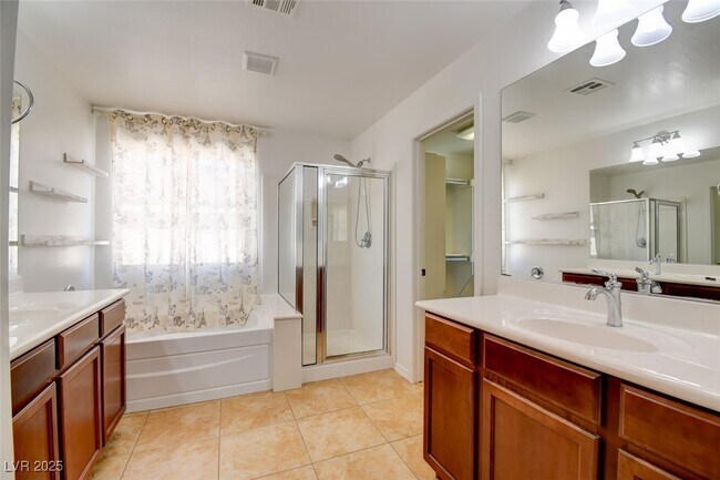 Building Photo - 2613 Romarin Terrace