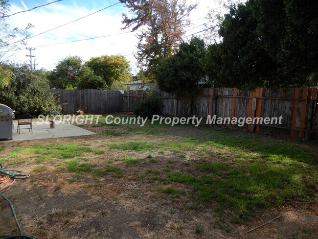 Building Photo - AVAILABLE JULY  - Laguna Lake Home on Large Lot - 3 Bedroom / 2 Bathroom