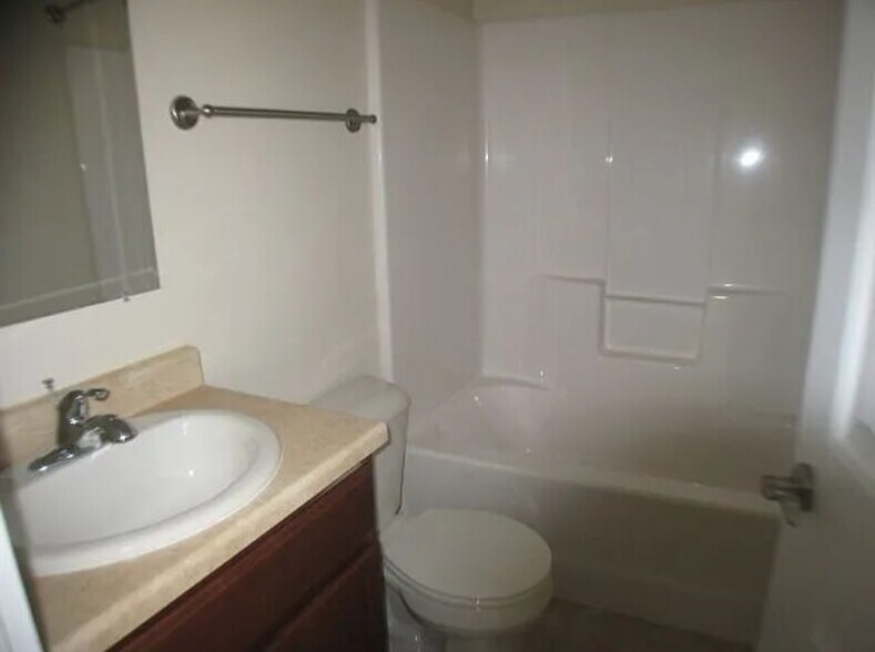 Building Photo - 115 Montalto Dr