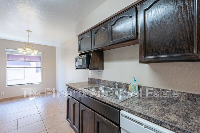 Building Photo - 16657 E Gunsight Dr