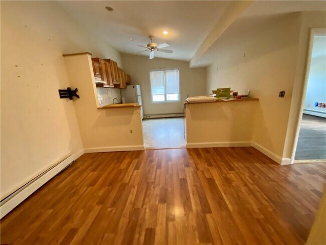 Building Photo - 16 Clearview Ave