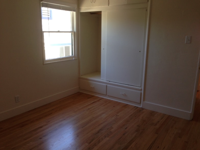 Building Photo - 298 Ramona Dr