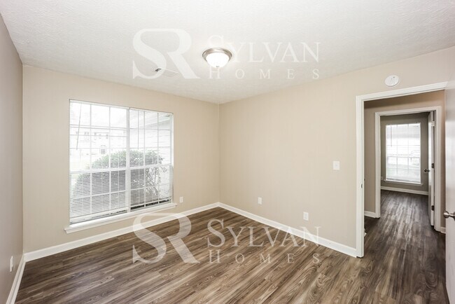Building Photo - Feel right at home in this charming 3 bedr...