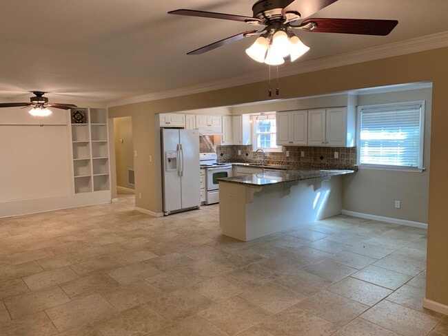 Building Photo - Spacious Ranch House in North Raleigh