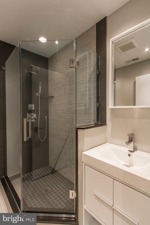 Building Photo - 908 S 21st St