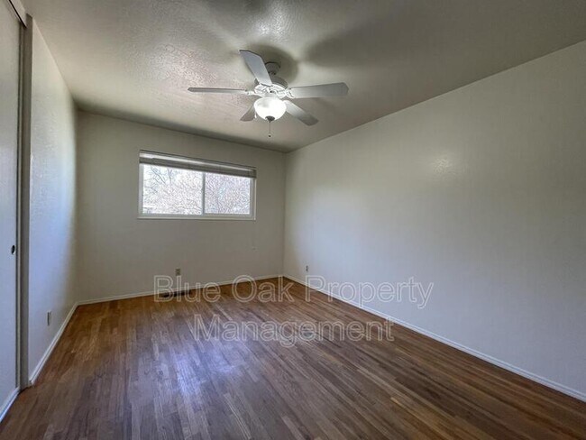 Building Photo - 6 Begonia Ln