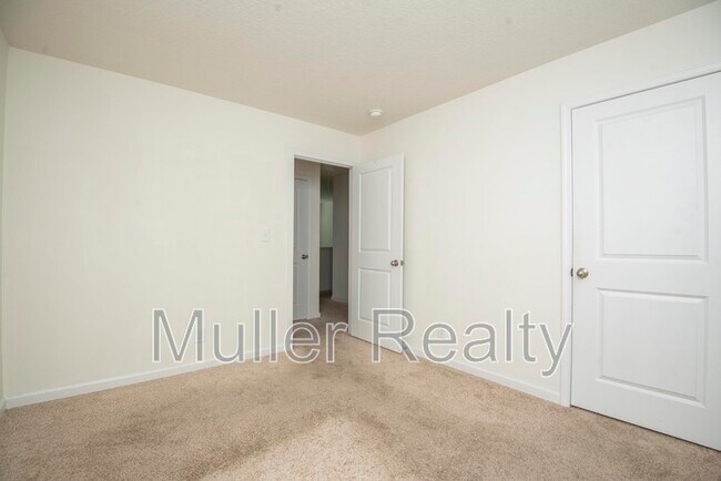 Building Photo - 173 Ash Ave