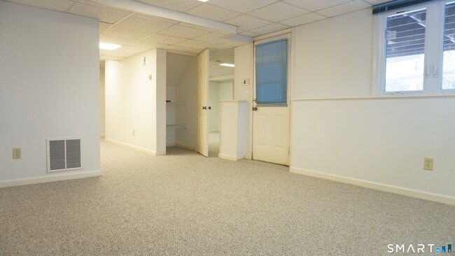 Building Photo - 328 Navajo Loop