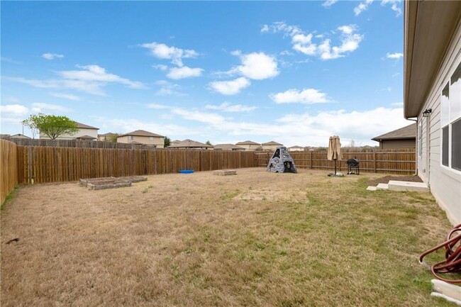 Building Photo - 206 Llano River Trail