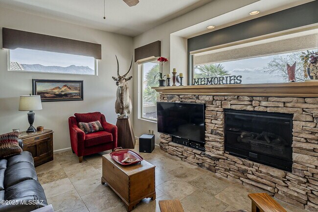 Building Photo - 65473 E Rose Ridge Dr