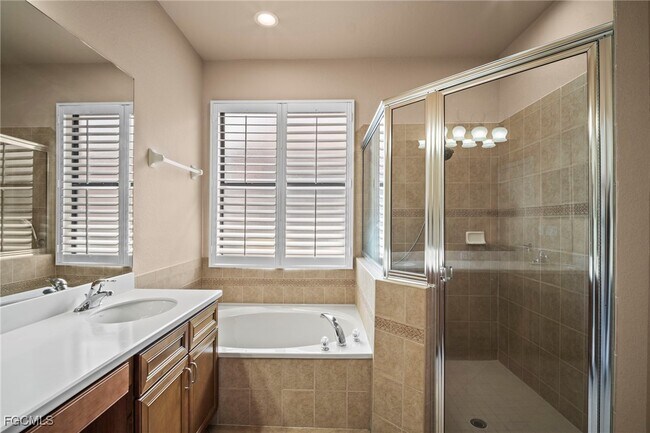Building Photo - 12168 Country Day Cir