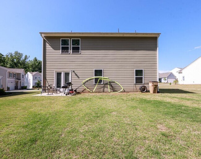 Building Photo - 305 River Br Wy