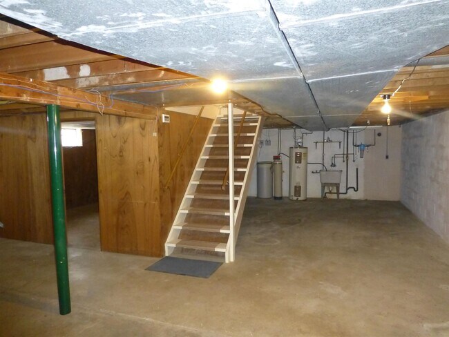 Building Photo - 108 Ivy Hill Dr