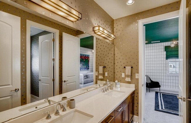 Building Photo - Executive & Modern 5BR/4BA Luxury Home. MO...
