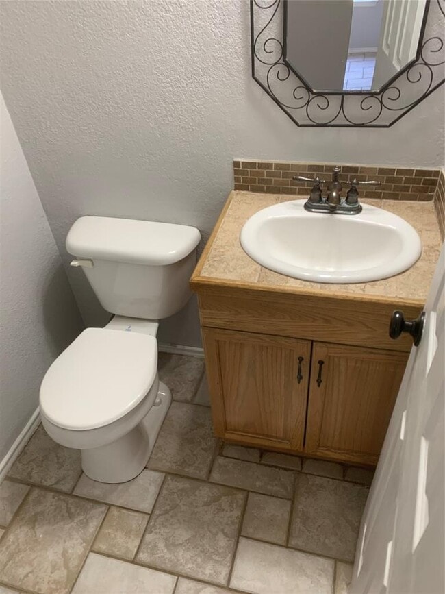 Building Photo - 807 Forest Trail