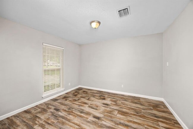 Building Photo - 24402 Pine Canyon Dr