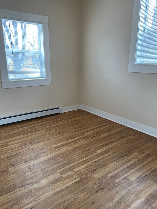 Building Photo - Johnstown Apartments (KC-KS)