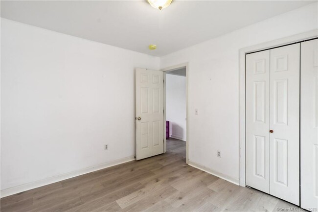 Building Photo - 43 W Elderkin Ave
