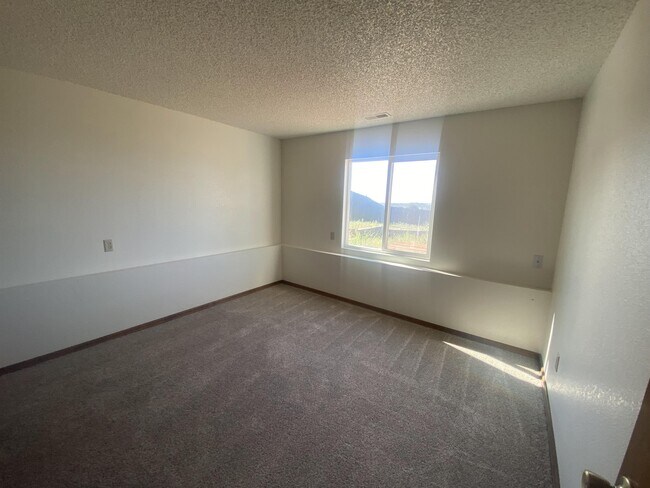 Building Photo - 4035 Scotch Pine Dr