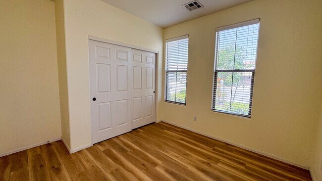 Building Photo - Discover your dream home in the heart of H...