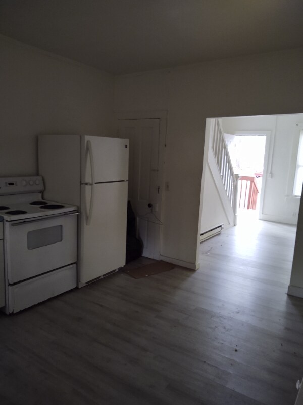 Building Photo - 52 Hallet St