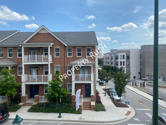 Building Photo - 105 E 3rd St