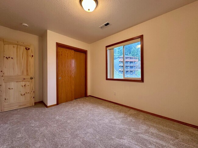 Building Photo - Beautiful Move-In Ready Single-Family Home on a Corner Lot in Gresham!