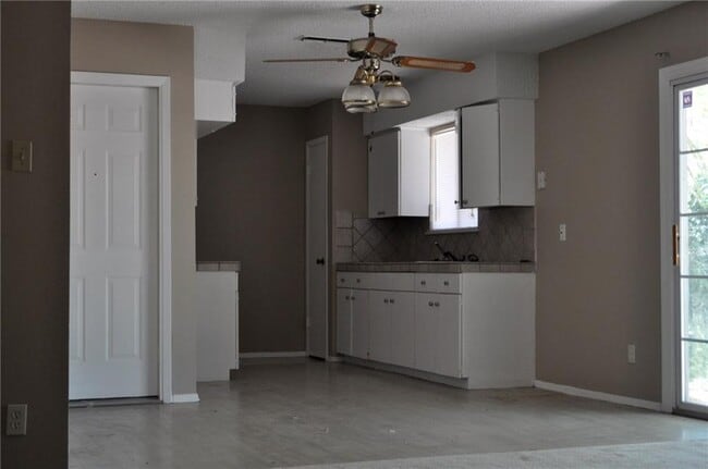 Building Photo - 1006 Warrington Dr