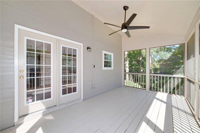 Building Photo - 1120 Bagwell Dr NW