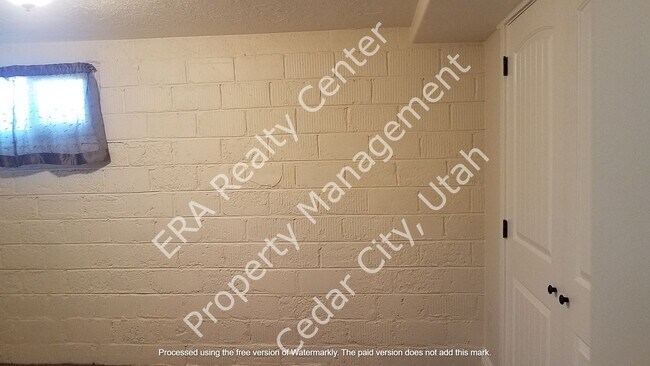 Building Photo - Move-In Discount - 2 Bedroom 1 Bath Basement Apartment of Single Family Home