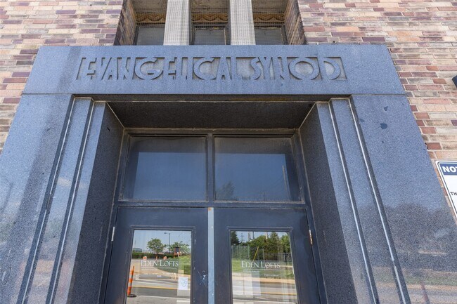 Building Photo - 1720 Chouteau Ave