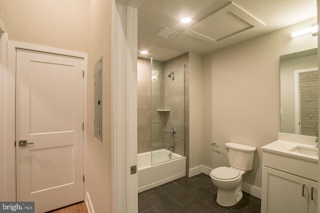 Building Photo - 1300 S 19th St