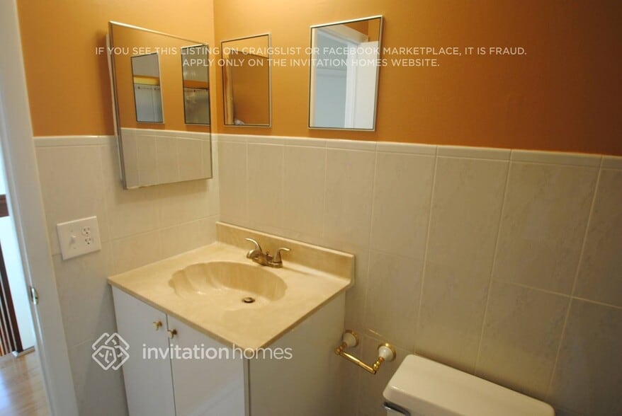 Building Photo - 889 NW 97th Ave