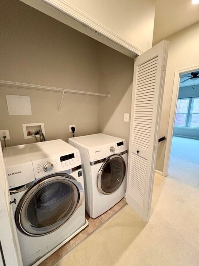 Building Photo - 3542 Spring Street S