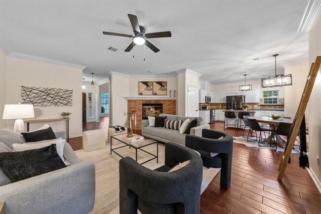 Building Photo - 320 Woodland Oaks Trail