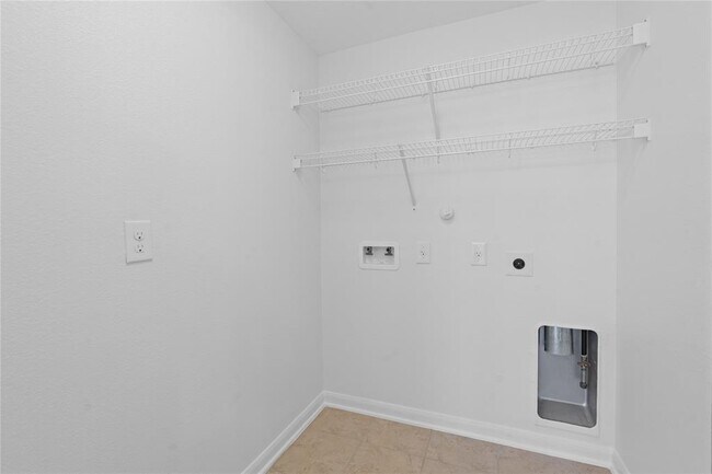 Building Photo - 1261 Nevarez