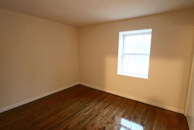 Building Photo - Apply Today! 2 Bedroom - 1.5 Bath condo with garage - heat and hot water included