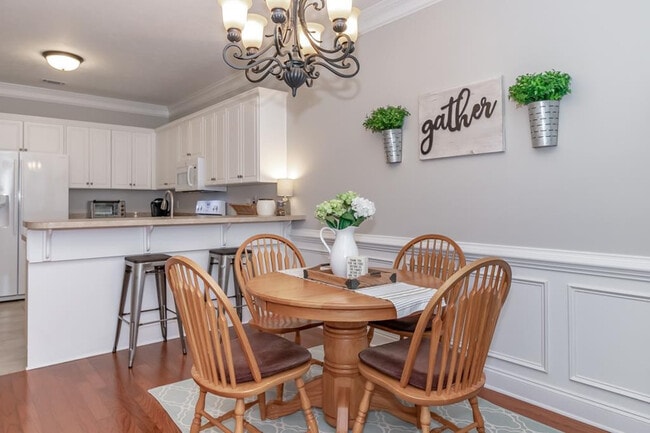 Building Photo - 434 Bowen Fls