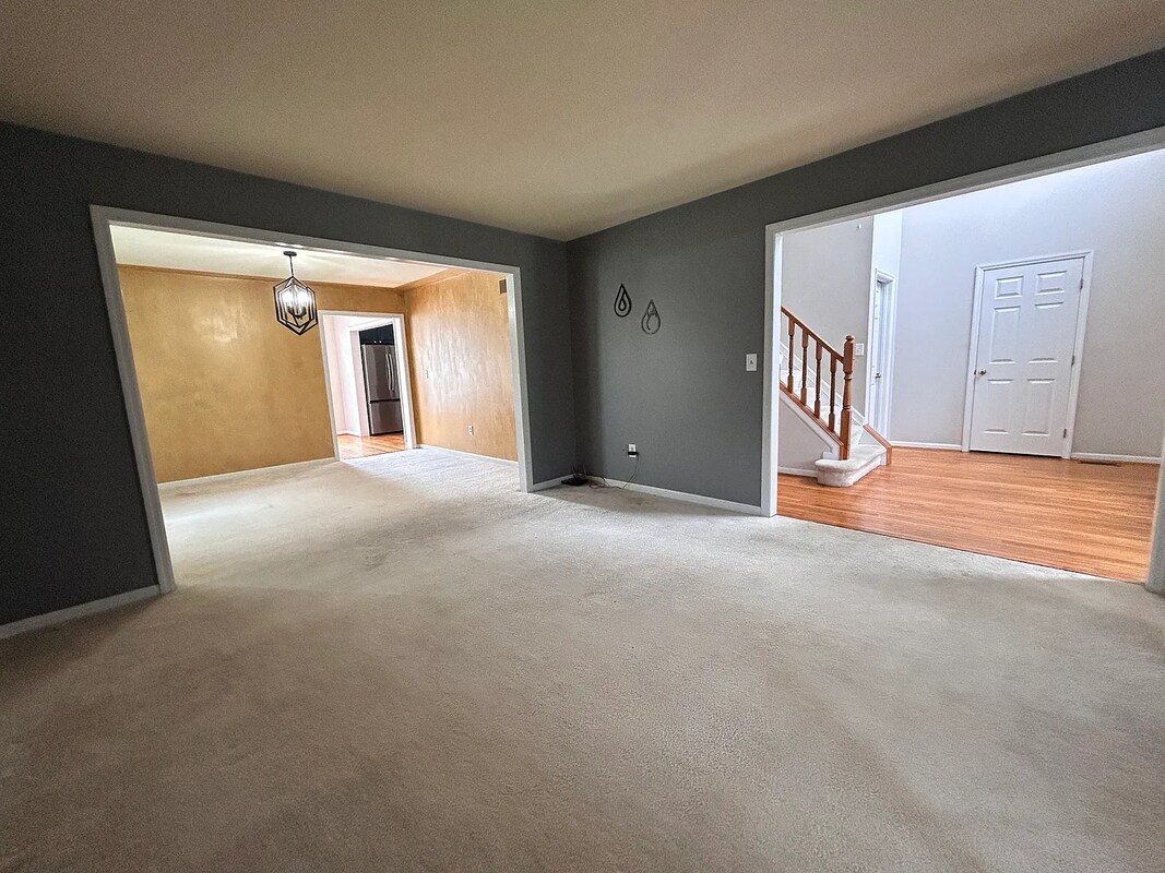 Building Photo - 9161 Nottingham Way