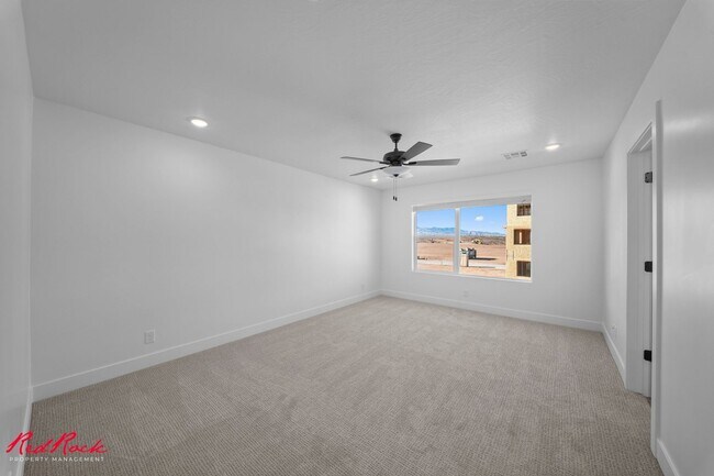 Building Photo - Resort Living Starts at Home in Desert Color!