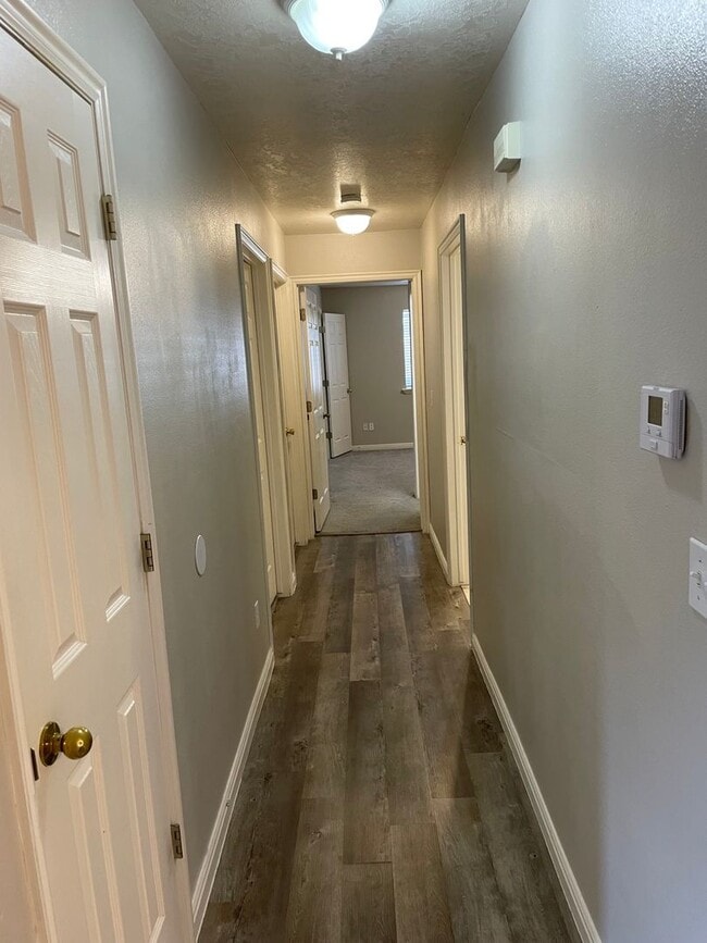 Building Photo - Willow Springs Condo